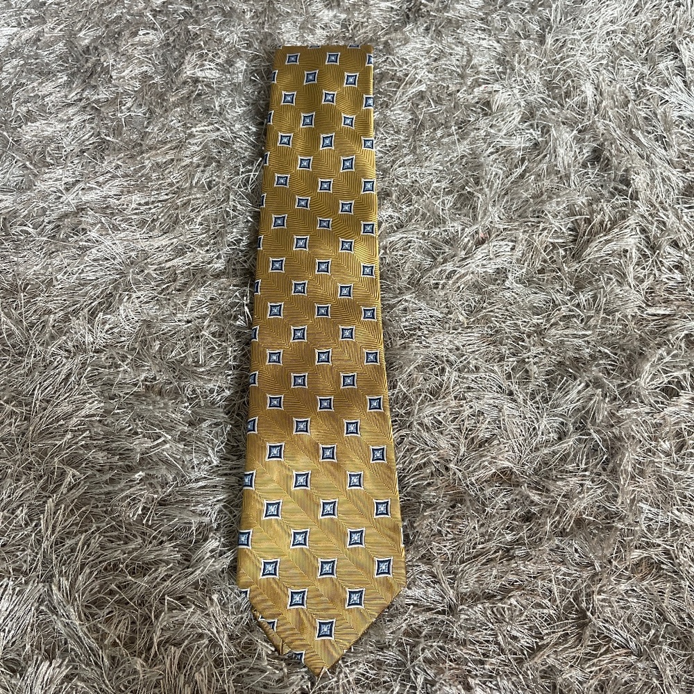Gold Jos. A. Banks 100% Silk Tie with Blue Accents